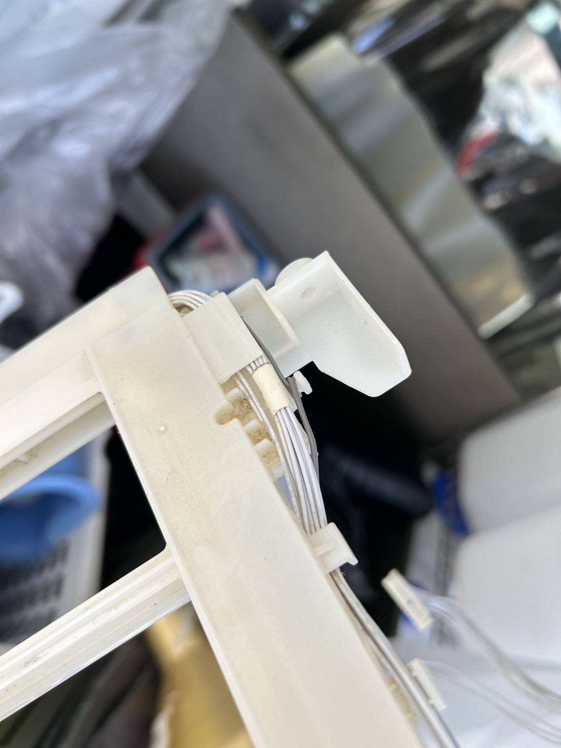 寝屋川市|パナソニックのお掃除機能付きエアコン 施工後|お掃除ユニット周辺