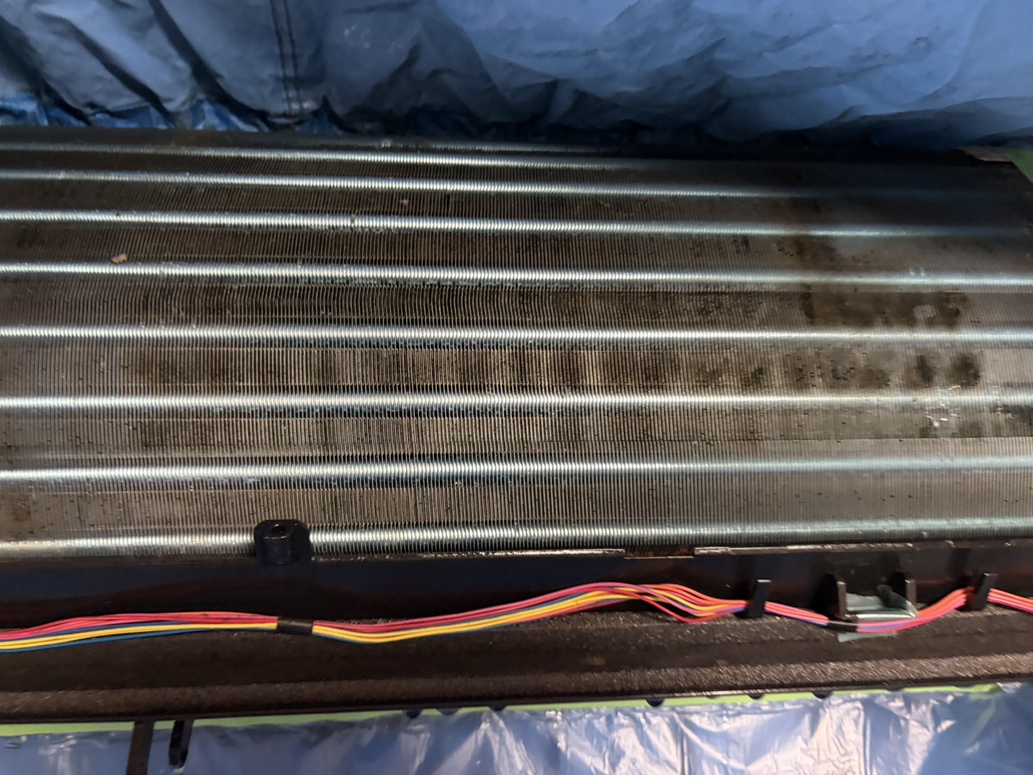 洗浄前の熱交換器(東芝 RAS-C225RT)